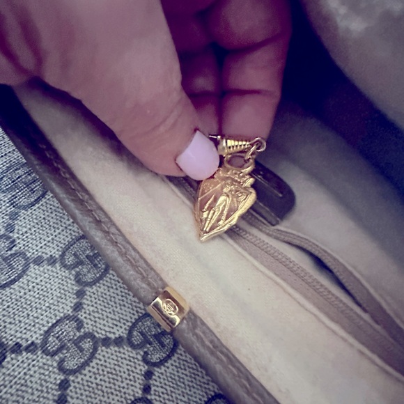 Authentic Gucci Shoulder /Crossbody Bag. - Picture 13 of 17